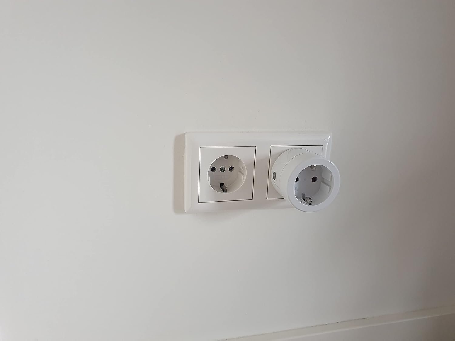 SEC 24 Funksteckdosen mit Fernbedienung, 3680 Watt Funksteckdose, Programmierbar Schaltbar Steckdose, 3 Steckdosen MIT 1 Fernbedienung, für Innen Weihnachtsschmuck und Houshaltsgeräte, Weiß – Bild 4