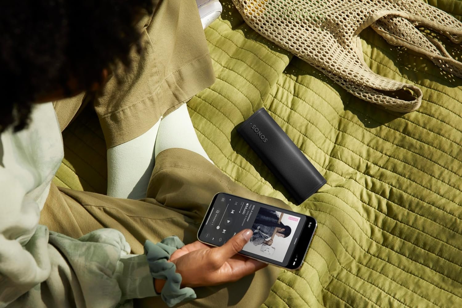 Sonos Roam 2 | Leichter, Mobiler und Wasserdichter Sprecher MIT Bluetooth, Wlan, Mindestens 10 Stunden Akkulaufzeit und Sprachkontrolle für DRINNEN und DRAUZENTEN - Weiß – Bild 8